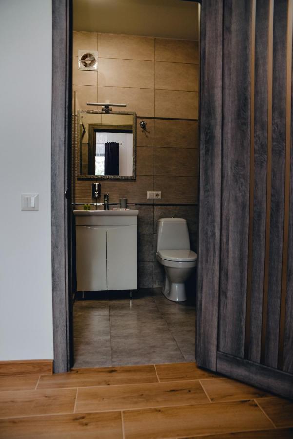 Four Rooms Apartments Cherkasy Exterior foto